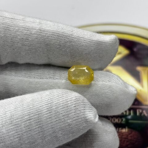 YELLOW SAPPHIRE - PUKHRAJ (SRI LANKA) - 4.760 CT