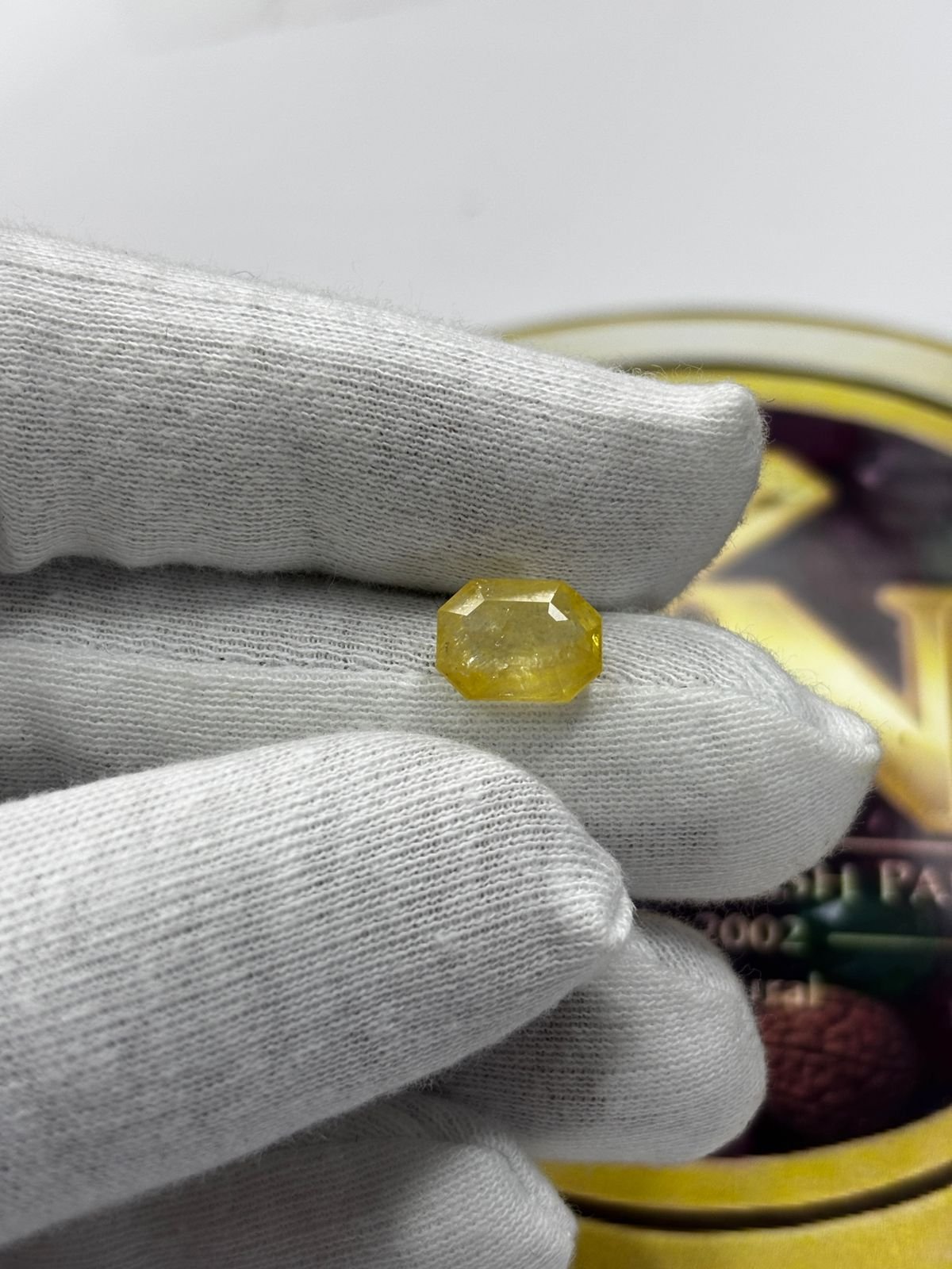 YELLOW SAPPHIRE - PUKHRAJ (SRI LANKA) - 4.760 CT