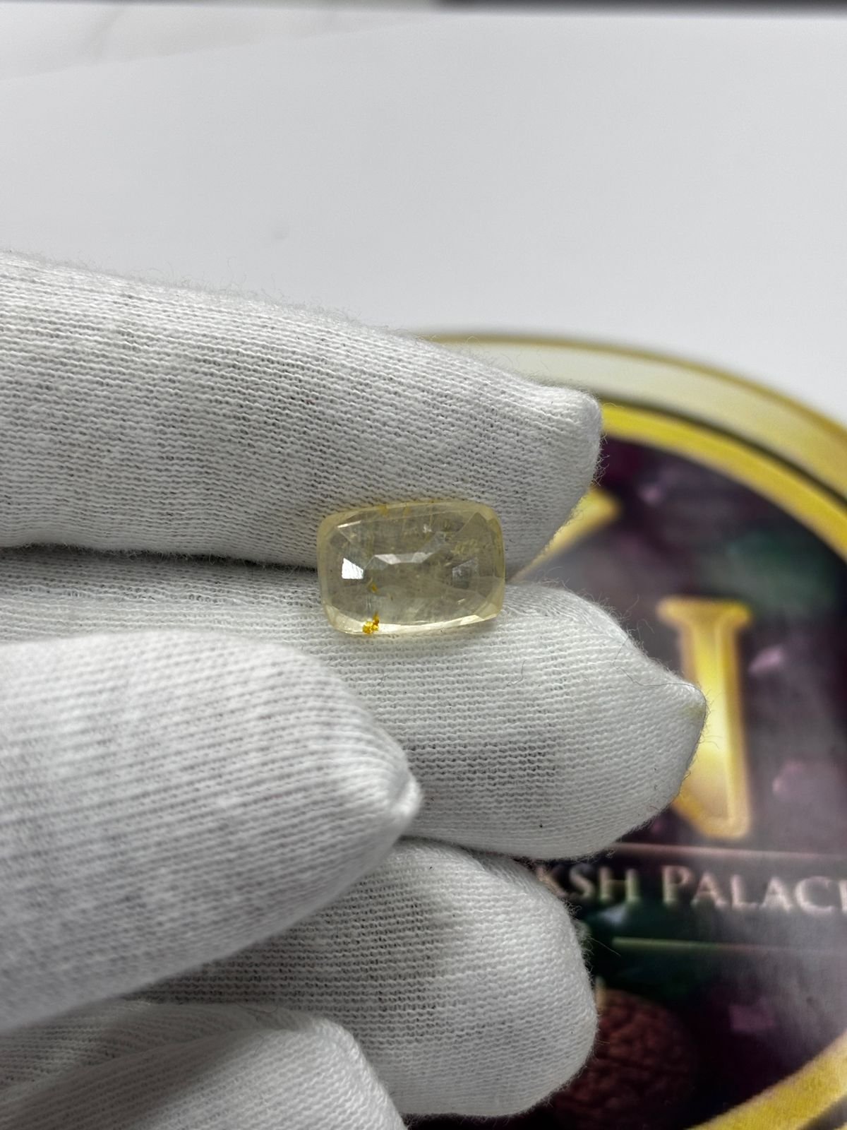 YELLOW SAPPHIRE - PUKHRAJ (SRI LANKA) - 8.005 CT - Image 2