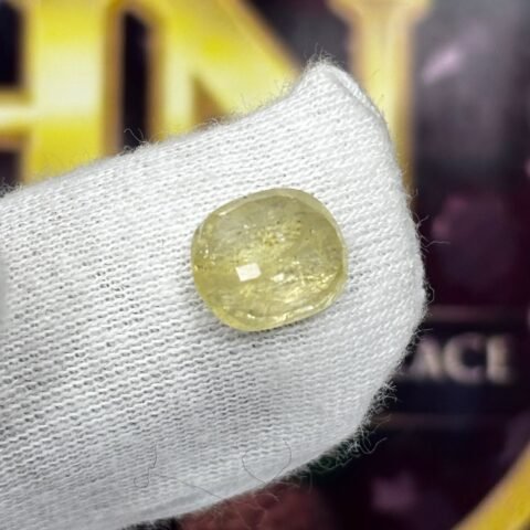 YELLOW SAPPHIRE - PUKHRAJ (SRI LANKA) - 3.850 CT