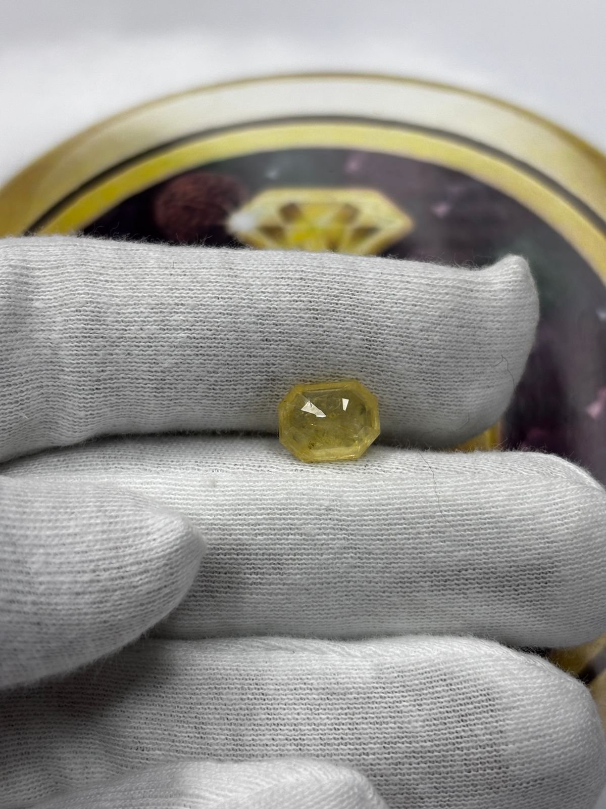 YELLOW SAPPHIRE - PUKHRAJ (SRI LANKA) - 4.760 CT - Image 3