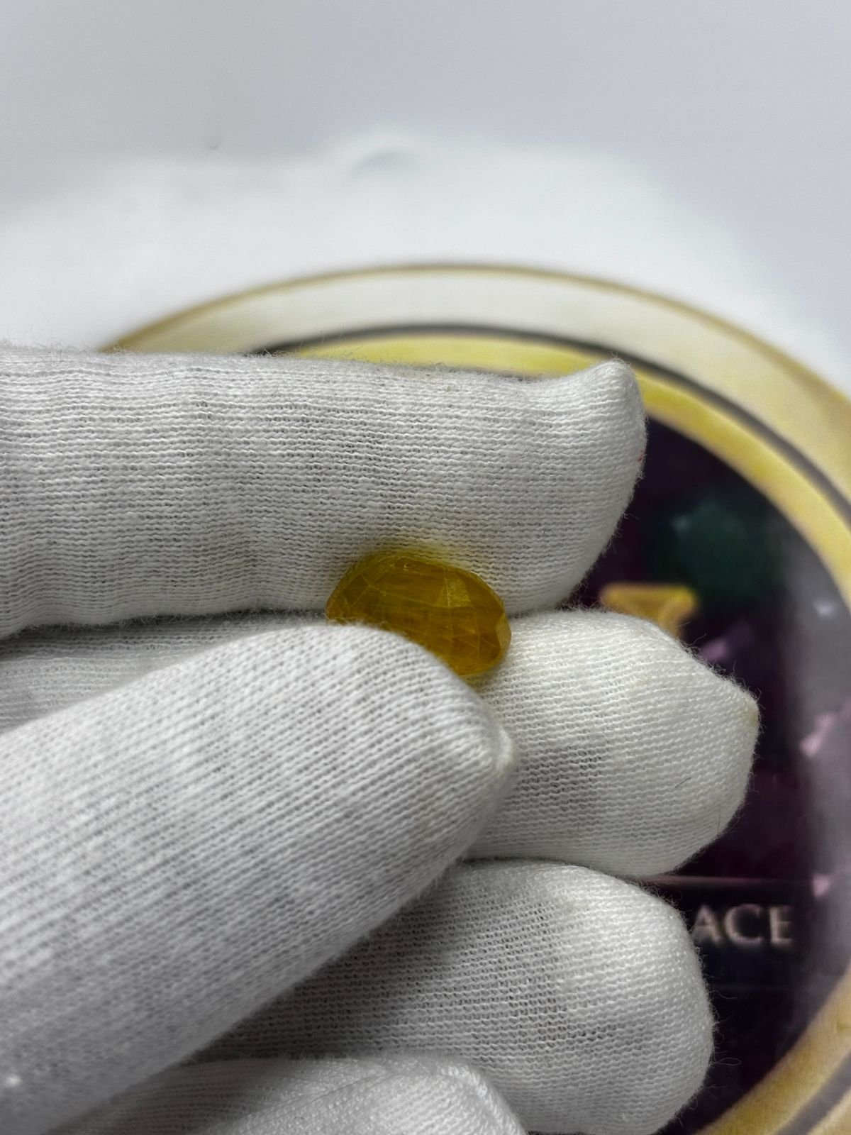 YELLOW SAPPHIRE - PUKHRAJ (AFRICAN) - 10.105 CT - Image 3