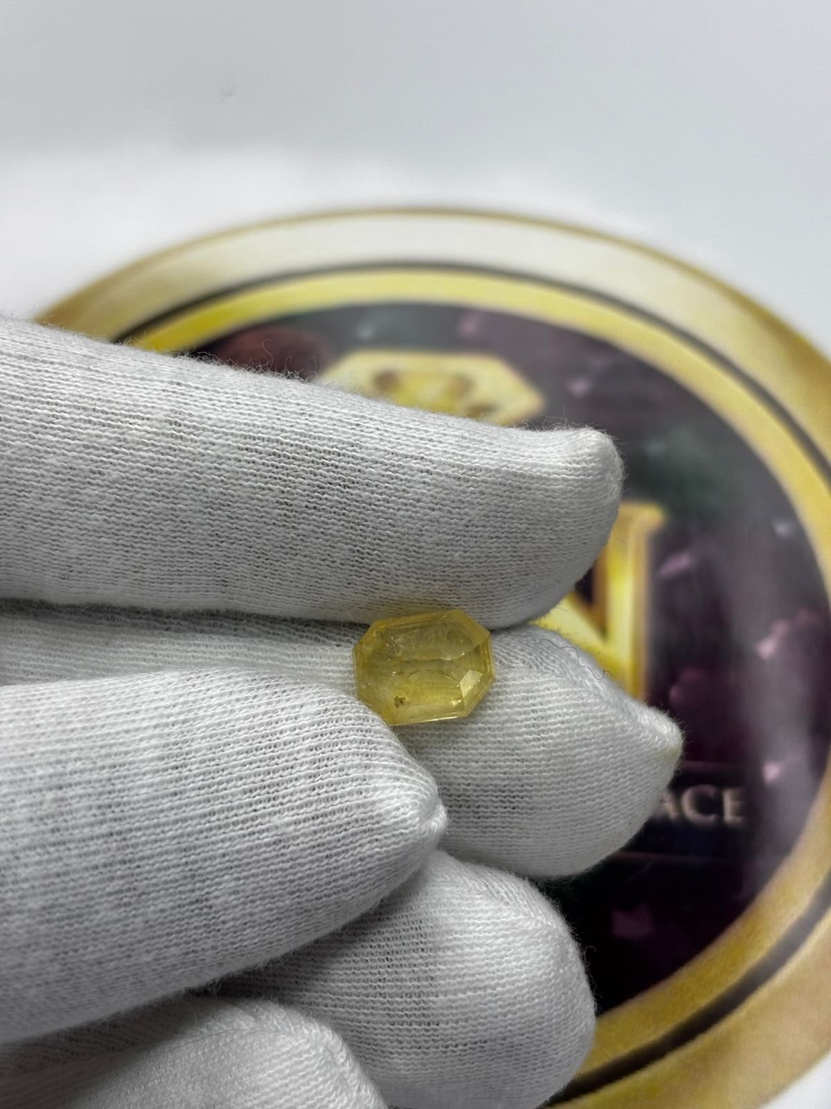 YELLOW SAPPHIRE - PUKHRAJ (SRI LANKA) - 4.760 CT - Image 4