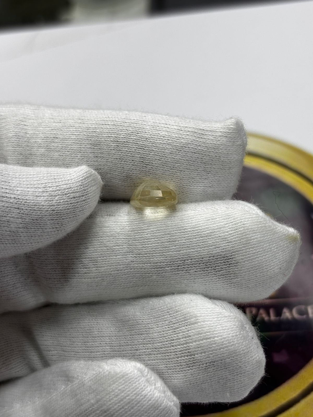 YELLOW SAPPHIRE - PUKHRAJ (SRI LANKA) - 8.005 CT - Image 4