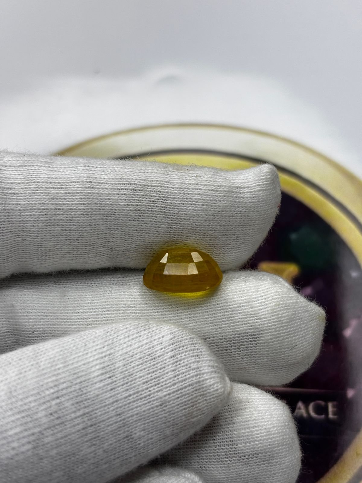 YELLOW SAPPHIRE - PUKHRAJ (AFRICAN) - 10.105 CT - Image 5