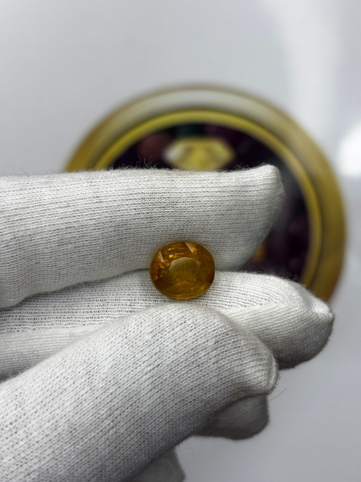 YELLOW SAPPHIRE - PUKHRAJ (AFRICAN) - 7.675 CT - Image 2