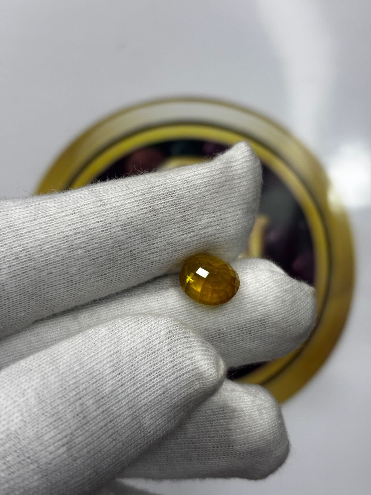 YELLOW SAPPHIRE - PUKHRAJ (AFRICAN) - 7.675 CT - Image 3