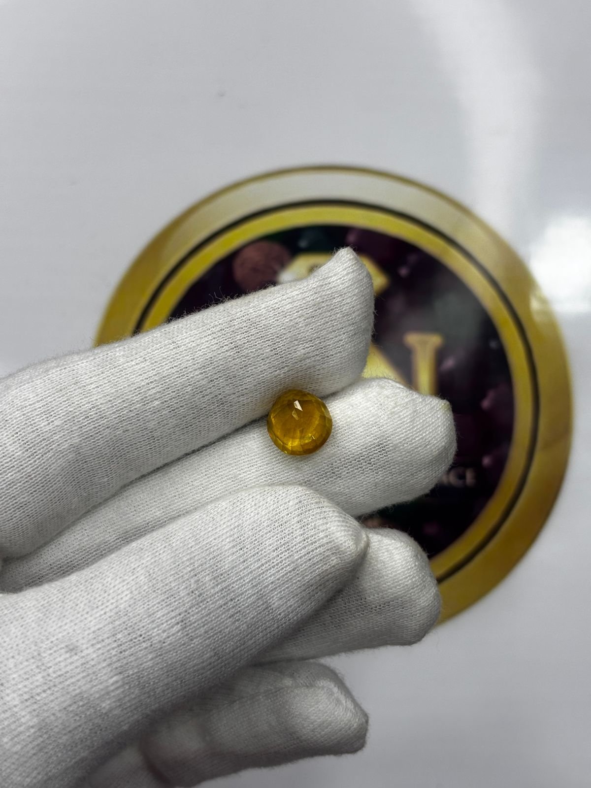 YELLOW SAPPHIRE - PUKHRAJ (AFRICAN) - 7.675 CT - Image 4